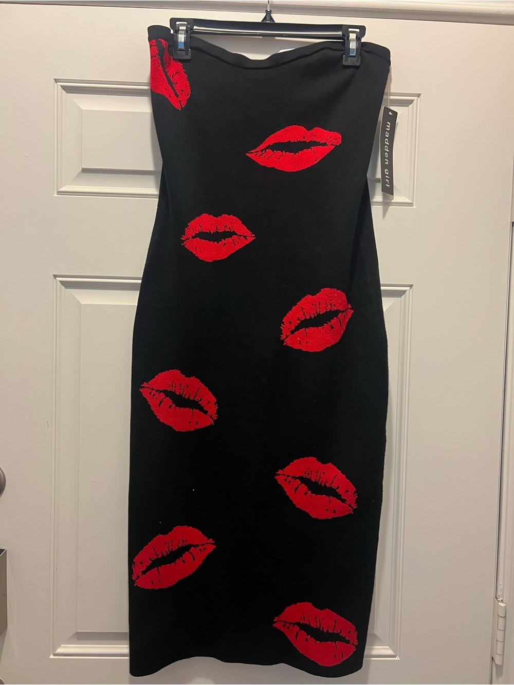 Madden Girl Black Strapless Midi Dress with Red Lip Print